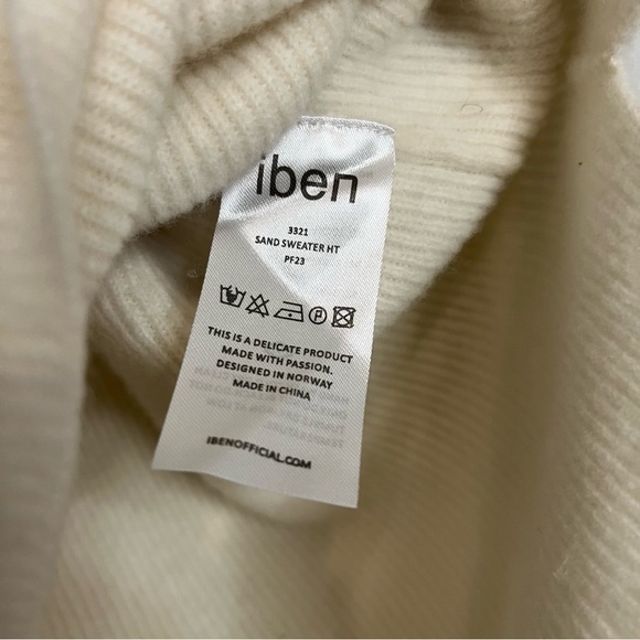 Iben sand sweater size medium - Picture 3 of 6